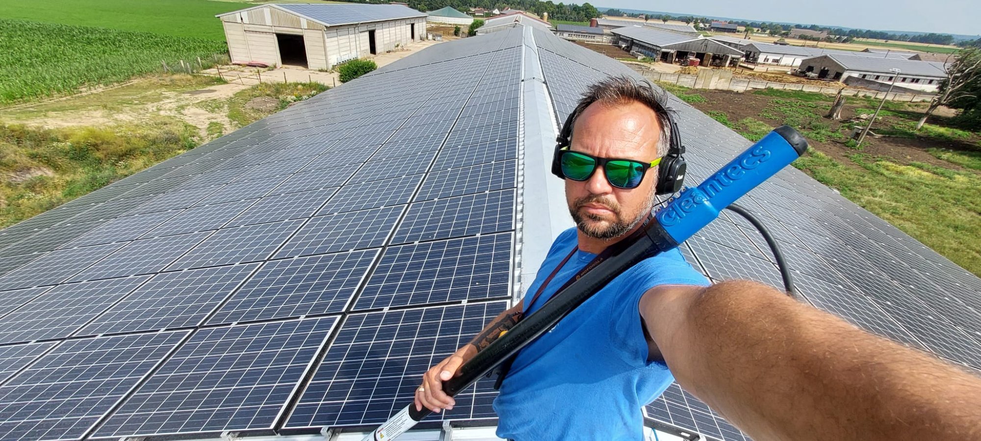 Profesjonalny zespół Progrezz Solar Cleaning